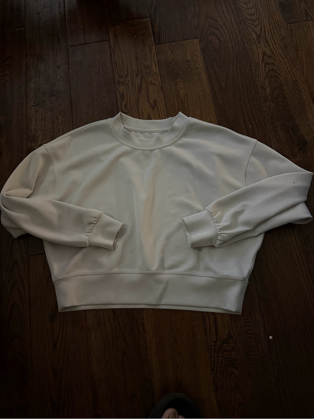 LULULEMON  Cropped  Ivory Crewneck Sweatshirt - Classic Pullover Extremely 2